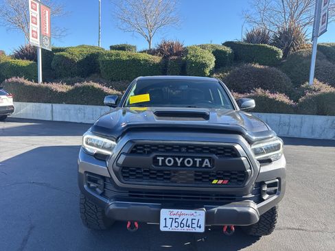 Certified 2022 Toyota Tacoma TRD Pro image 2