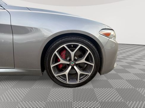 Used 2019 Alfa Romeo Giulia Ti w/ Cold Weather Package AWD/4WD image 31