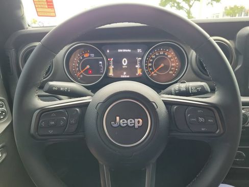 Used 2023 Jeep Wrangler Unlimited Sport AWD/4WD image 18
