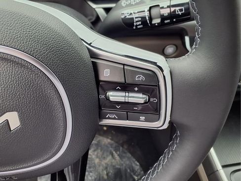 New 2026 Kia Carnival FWD image 12