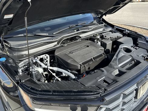 Used 2023 Honda Pilot Sport image 7