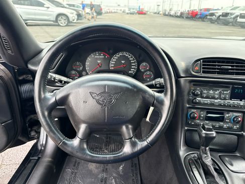 Used 2002 Chevrolet Corvette Coupe w/ Preferred Equipment Group1 RWD image 15