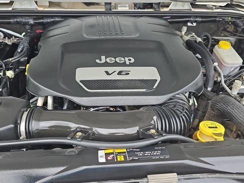 Used 2018 Jeep Wrangler Sport AWD/4WD image 27