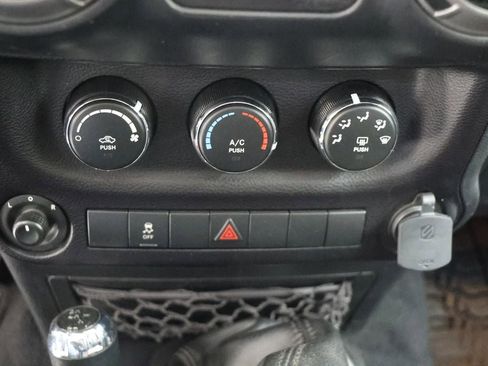 Used 2016 Jeep Wrangler Sport image 22