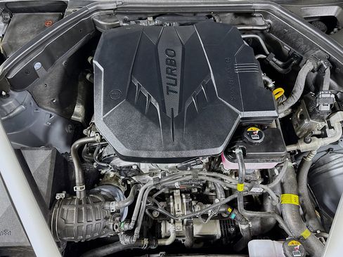 Used 2024 Genesis G70 2.5T w/ Sport Prestige Package image 39