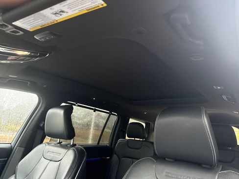 Used 2022 Jeep Grand Cherokee L Overland w/ Luxury Tech Group IV image 25