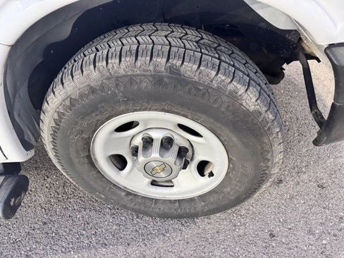 Used 2013 Chevrolet Express 2500 image 5