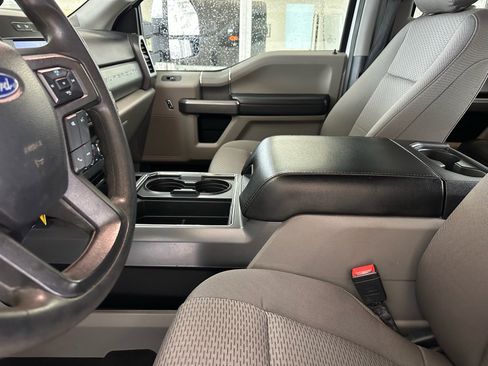 Used 2021 Ford F250 XLT w/ XLT Premium Package image 22