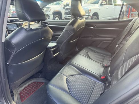 Used 2019 Toyota Camry SE FWD image 17