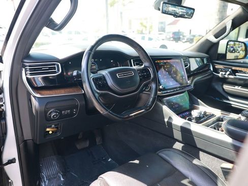 Used 2022 Jeep Grand Wagoneer Series II w/ Convenience Group III AWD/4WD image 16