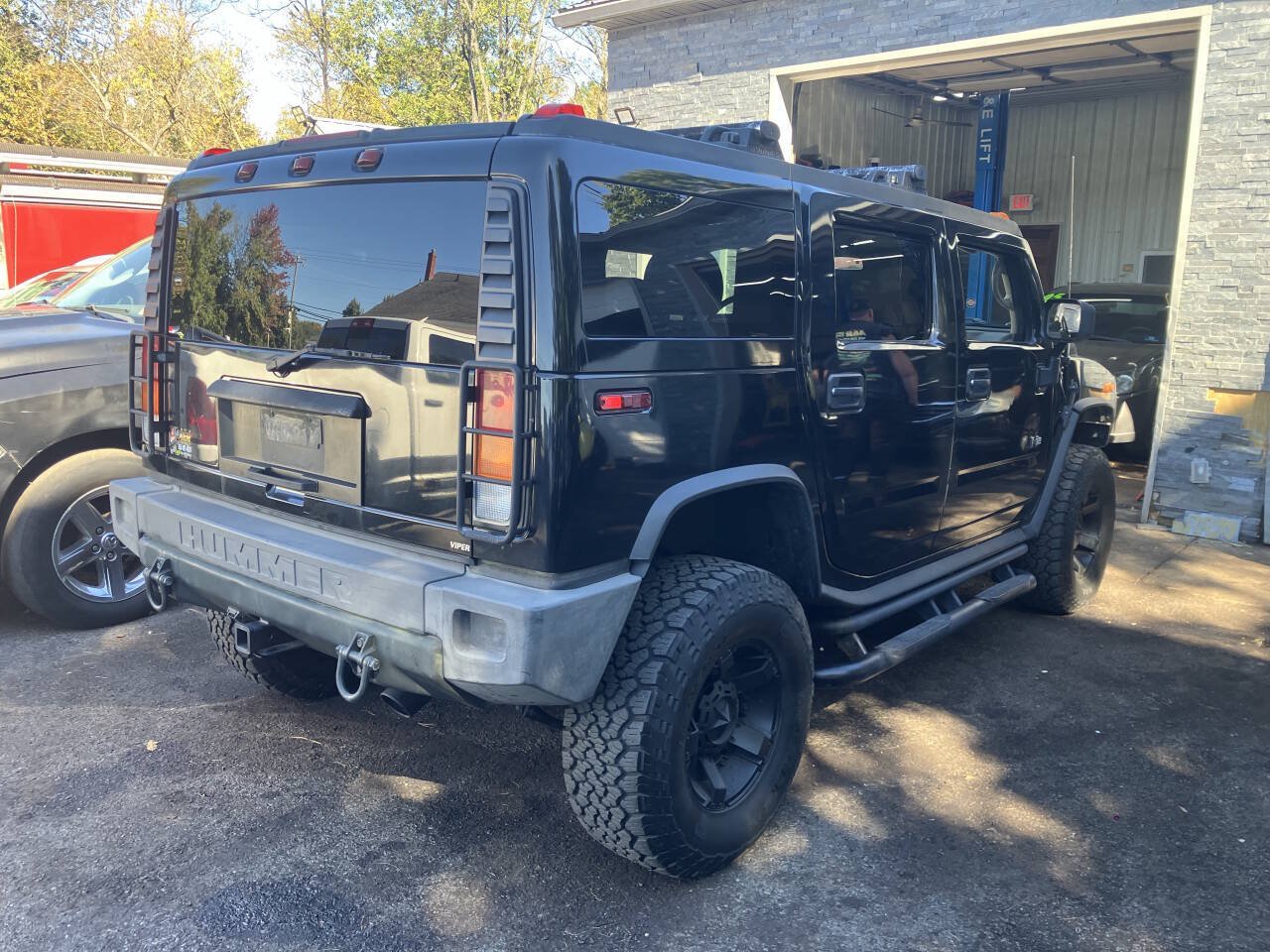 Used 2004 HUMMER H2 w/ Preferred Equipment Group AWD/4WD image 3