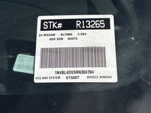 Used 2024 Nissan Altima 2.5 SV FWD image 4