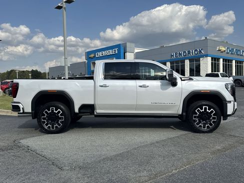 Used 2025 GMC Sierra 2500 Denali Ultimate AWD/4WD image 11