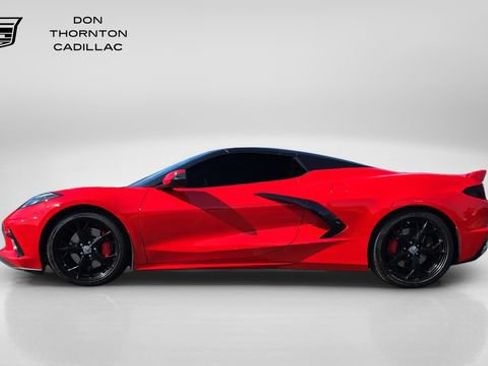 Used 2021 Chevrolet Corvette Stingray Premium Conv w/ Z51 Performance Package RWD image 2