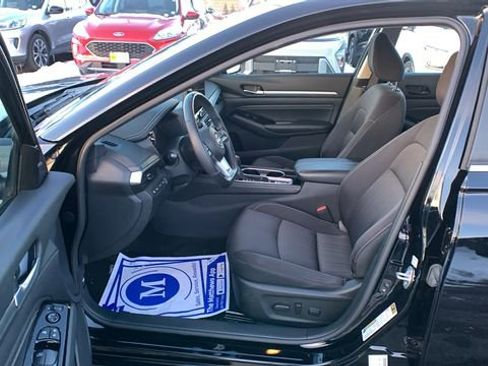 Used 2023 Nissan Altima 2.5 SV w/ SV Premium Package AWD/4WD image 10