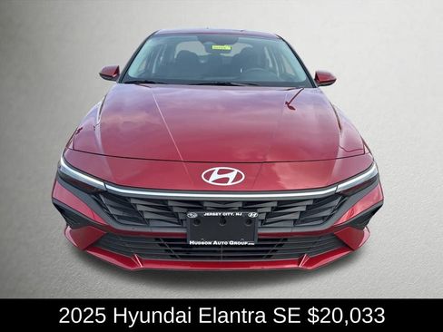 Used 2025 Hyundai Elantra SE image 8