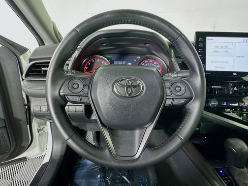 Used 2023 Toyota Camry XSE FWD image 14