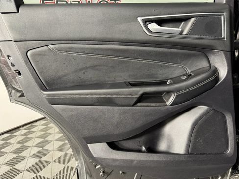 Used 2018 Ford Edge Titanium w/ Ford Safe & Smart Package FWD image 42