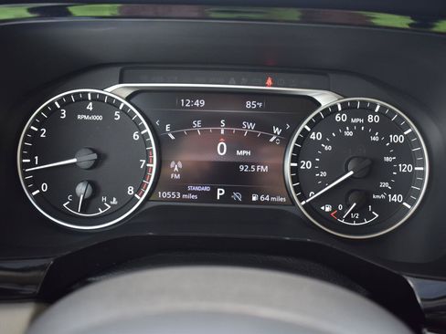 Used 2025 Nissan Pathfinder SL FWD image 29