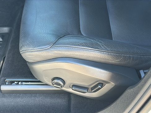 Used 2022 Volvo XC60 T8 Inscription Expression w/ Advanced Package image 15