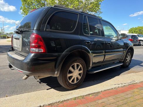 Used 2004 Buick Rainier CXL w/ Convenience Package AWD/4WD image 2