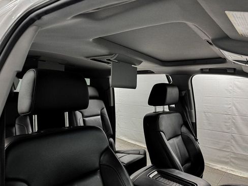 Used 2015 Chevrolet Suburban LT image 15