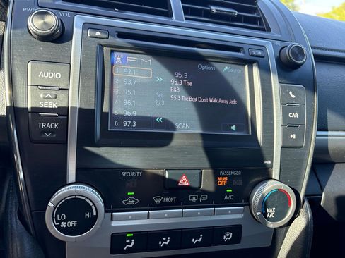 Used 2013 Toyota Camry SE image 33