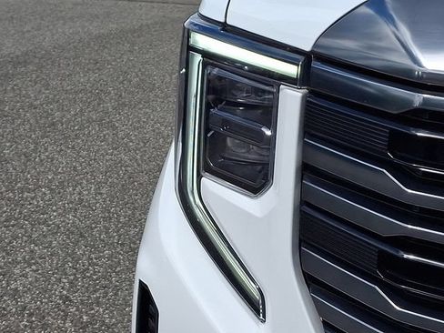 Used 2024 GMC Sierra 1500 AT4 w/ Technology Package AWD/4WD image 30