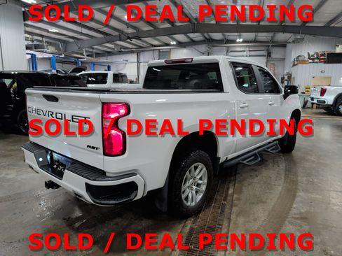 Used 2021 Chevrolet Silverado 1500 RST AWD/4WD image 3