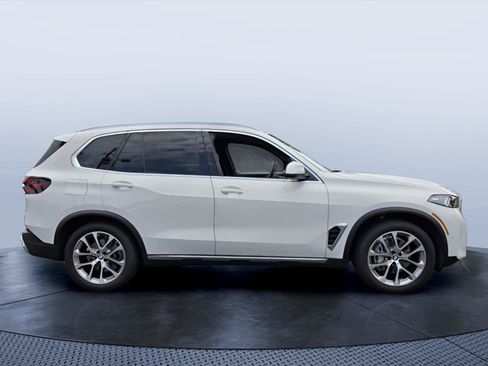 Certified 2025 BMW X5 xDrive40i w/ Premium Package AWD/4WD image 6