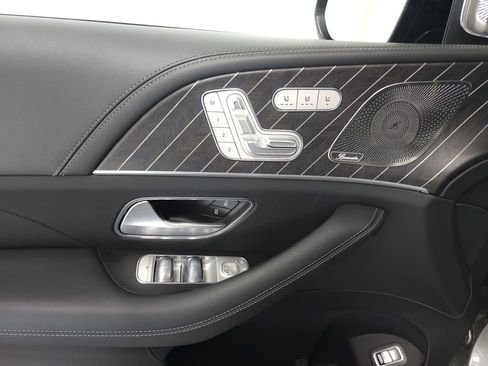 Used 2025 Mercedes-Benz Maybach GLS 600 4MATIC image 6