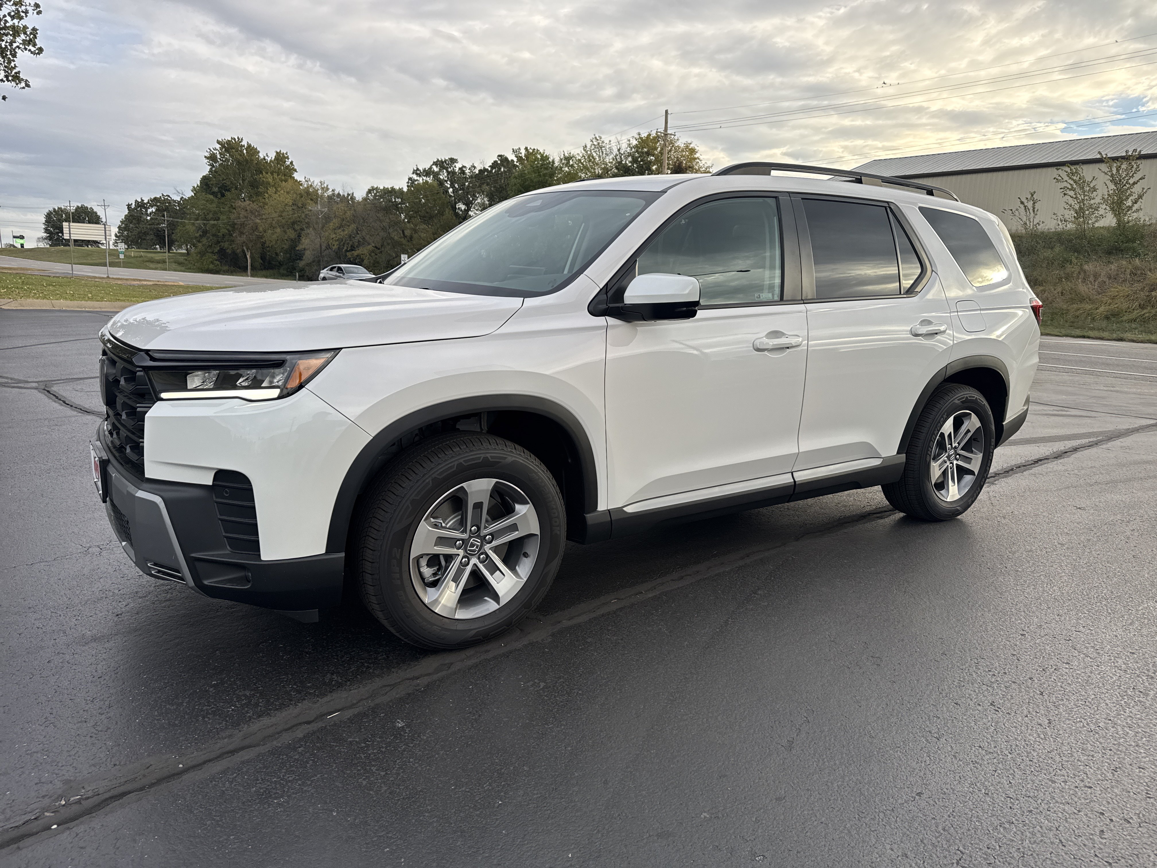 New 2026 Honda Pilot EX-L image 2