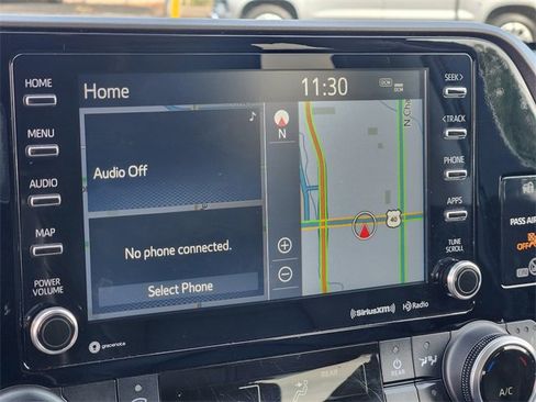 Used 2022 Toyota Highlander XLE image 21