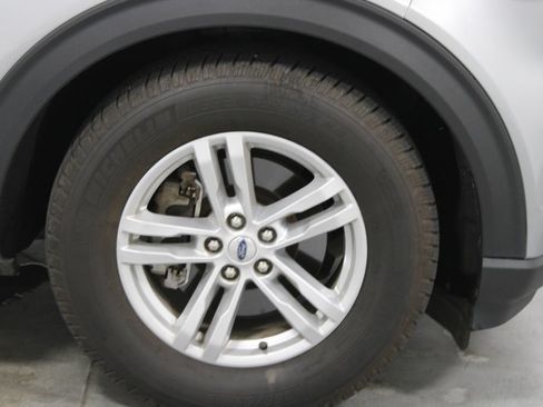 Used 2021 Ford Explorer XLT RWD image 12