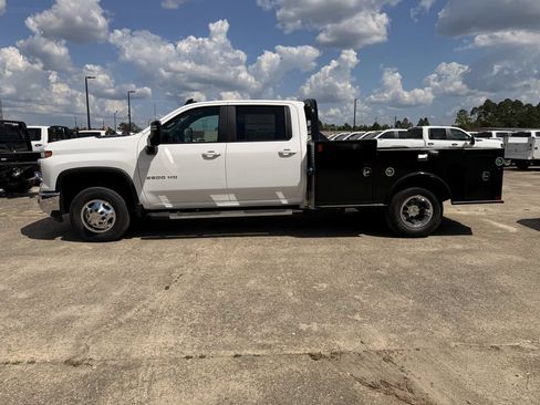 New 2026 Chevrolet Silverado 3500 LT w/ Convenience Package AWD/4WD image 2