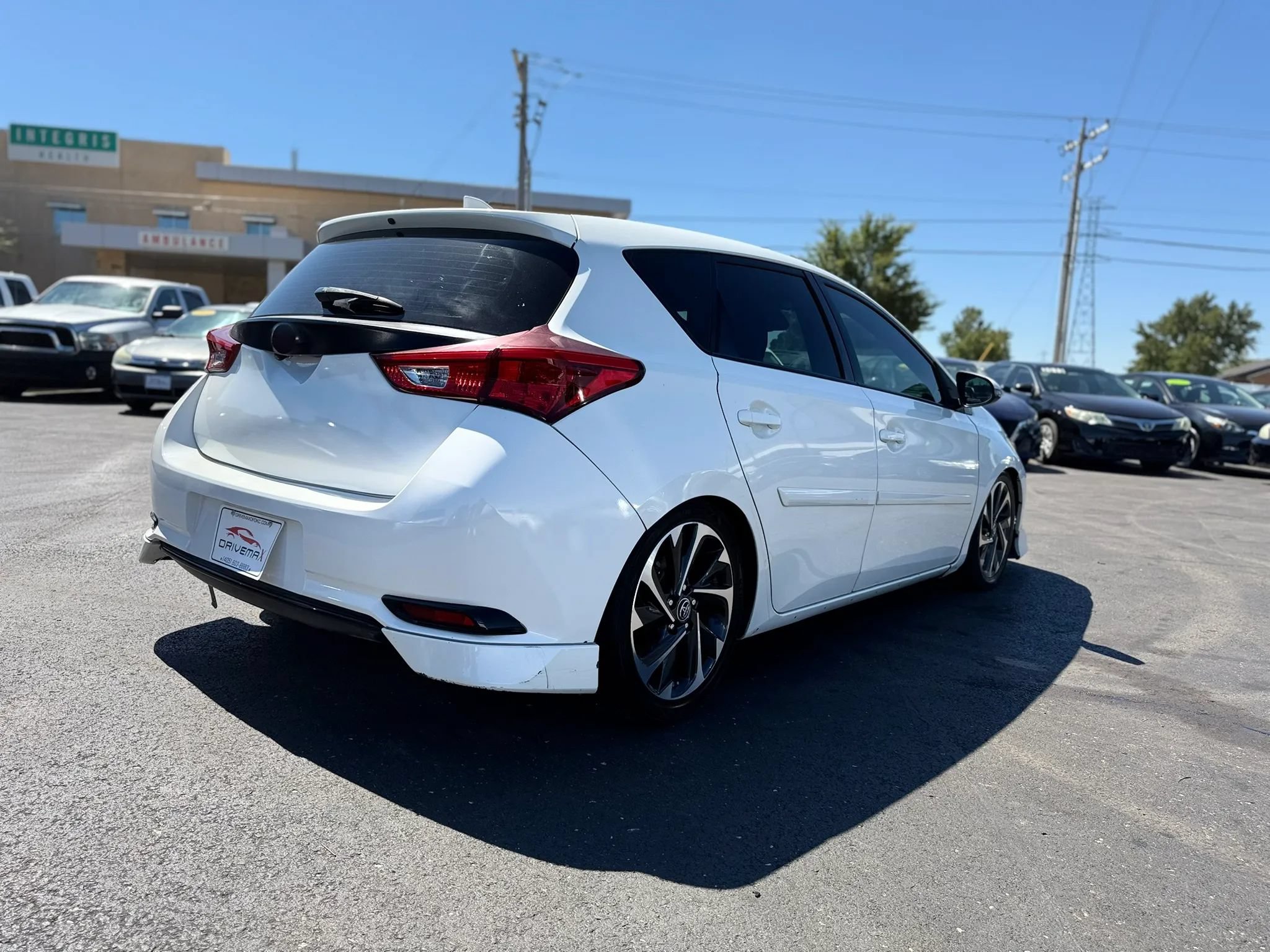 Used 2017 Toyota Corolla iM w/ Carpet Mat Package FWD image 3