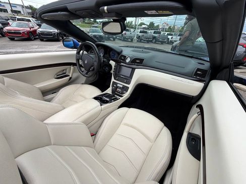 Used 2015 Maserati GranTurismo MC RWD image 21