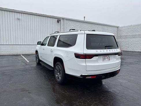 Used 2024 Jeep Wagoneer L 4WD w/ Premium Group I image 5