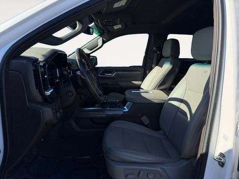 Used 2022 Chevrolet Silverado 1500 LTZ image 10