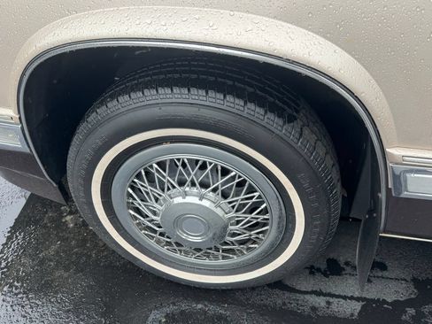 Used 1989 Cadillac Eldorado Coupe FWD image 32
