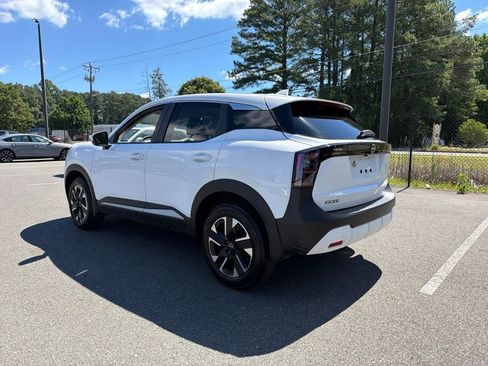 Certified 2025 Nissan Kicks SV AWD/4WD image 7