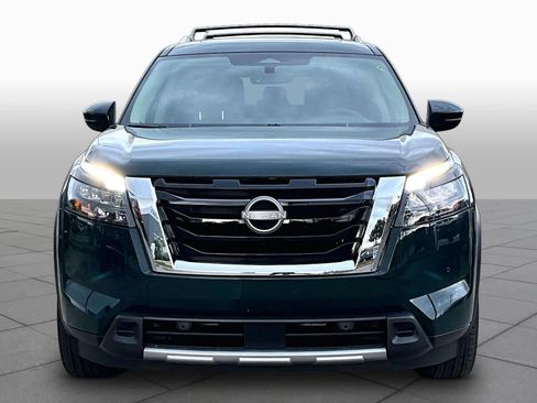 Certified 2025 Nissan Pathfinder Platinum w/ Cargo Package FWD image 4