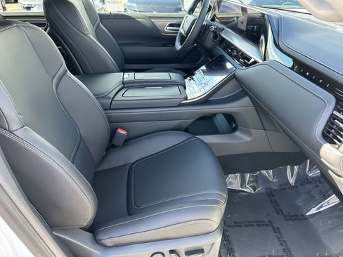 New 2026 INFINITI QX80 Pure image 9