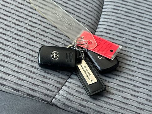 Used 2017 Toyota Prius V Three FWD image 11