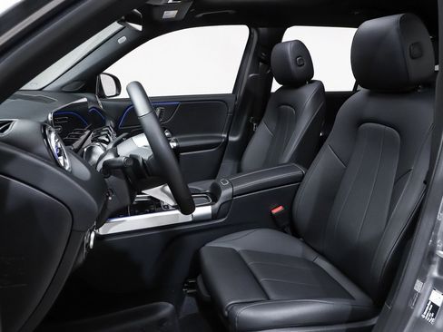 New 2026 Mercedes-Benz GLB 250 4MATIC image 9