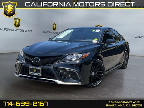 Used 2022 Toyota Camry XSE FWD image 1
