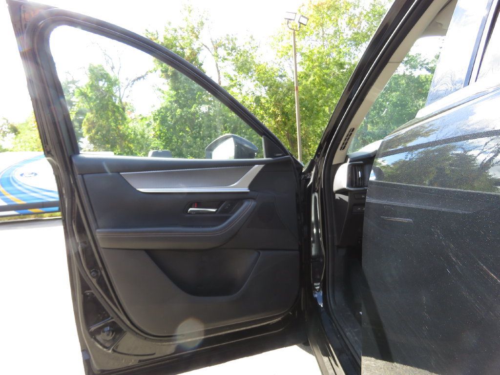 Used 2025 MAZDA CX-70 Plug-In Hybrid w/ Premium Pkg AWD/4WD image 9
