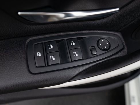 Used 2015 BMW 320i xDrive Sedan image 13