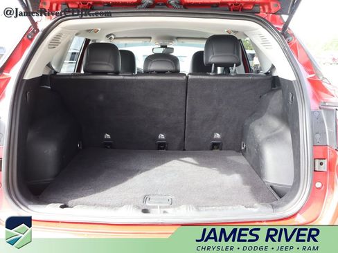 Used 2019 Jeep Compass Latitude FWD image 14