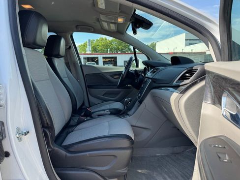 Used 2016 Buick Encore Convenience FWD image 19